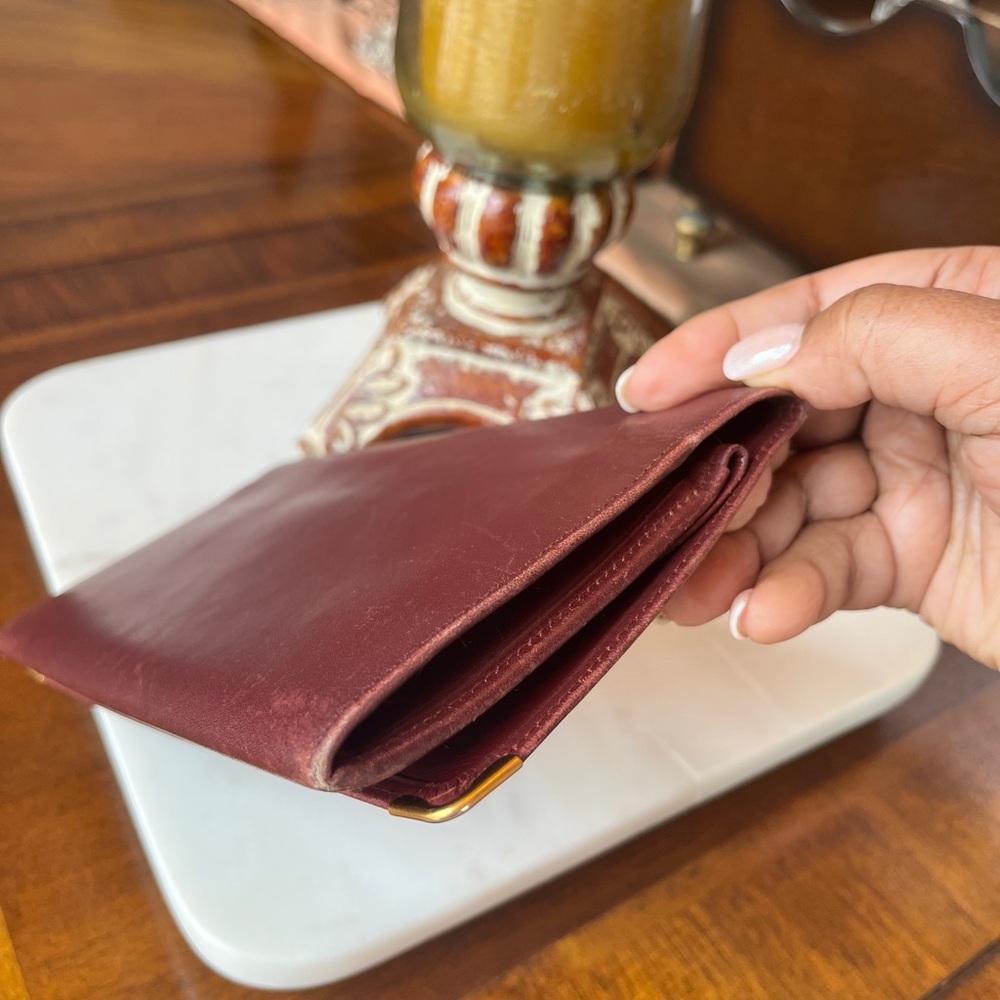 Cartier Paris Vintage Envelope Leather Clutch in Bordeaux w/Kisslock Gold Detail - Picture 16 of 16